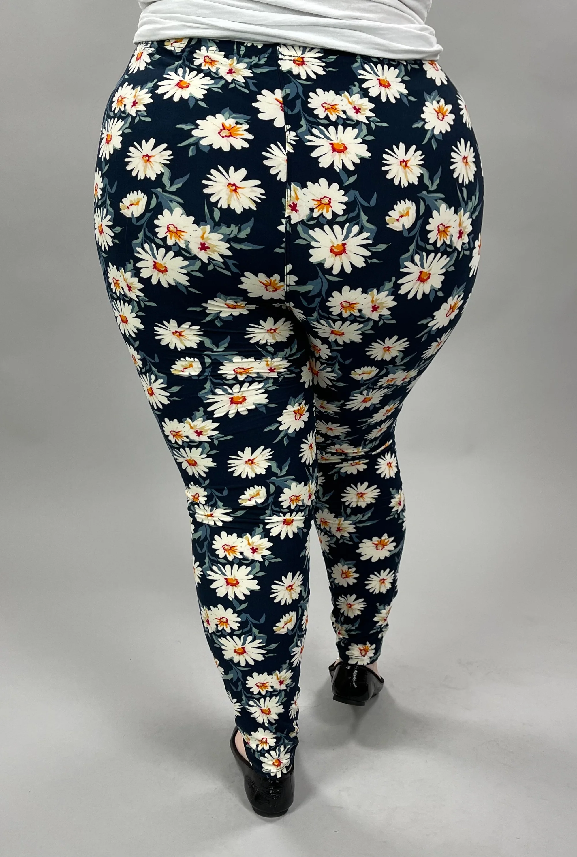 LEG-52 {The Daisy Way} Navy Daisy Printed Leggings EXTENDED PLUS SIZE 3X/5X - Image 2